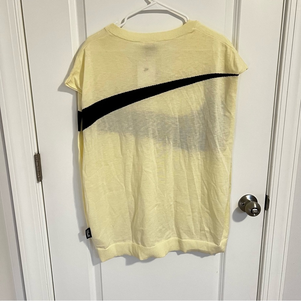 NEW‎ Men's Size XL Nike Swoosh Sweater Vest FD2873-113 Coconut Milk Black NWT - Picture 2 of 5